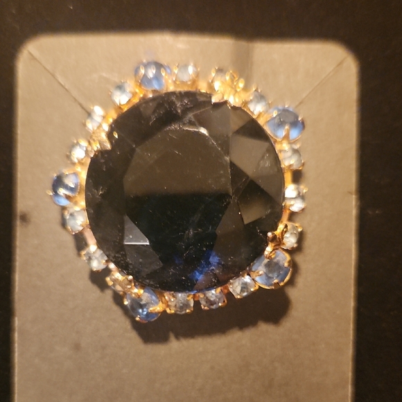 Sophisticated Black and Blue Gemstone Brooch - Picture 1 of 5